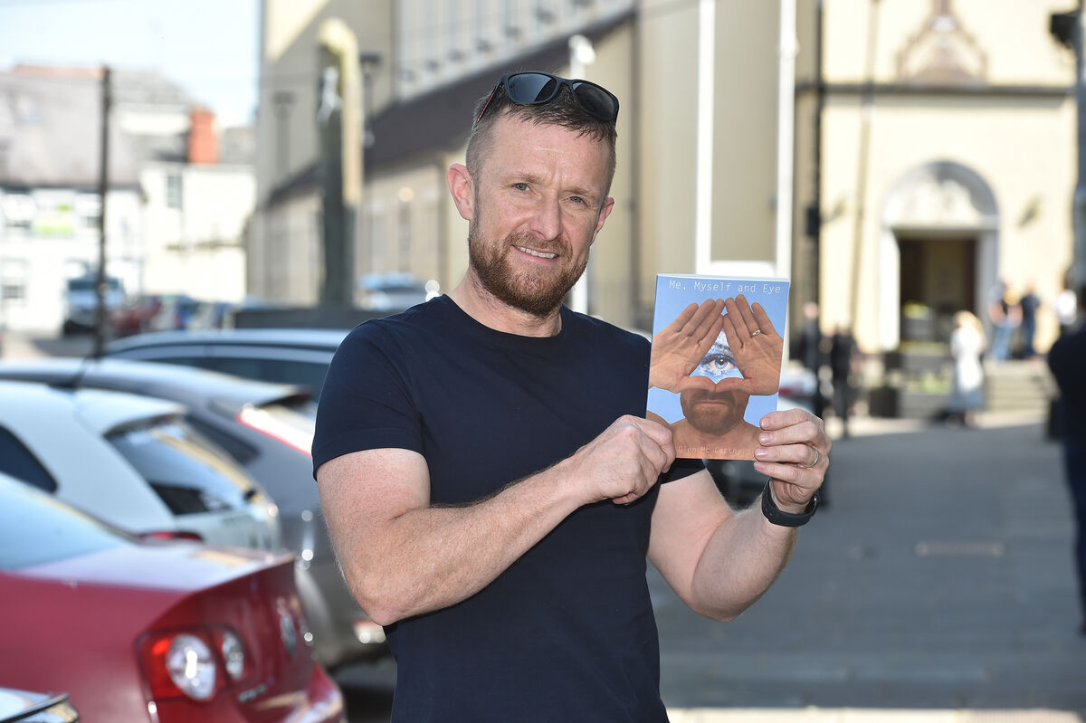Glen McCarthy with his book Me. Myself and Eye. Picture: Dan Linehan Glen McCarthy with his book Me. Myself and Eye. Picture: Dan Linehan