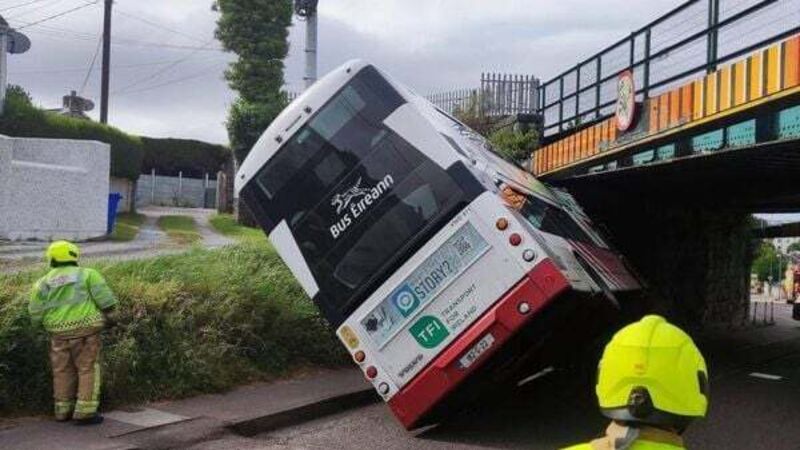 Double-decker bus crashes into Cork railway bridge Double-decker bus crashes into Cork railway bridge
