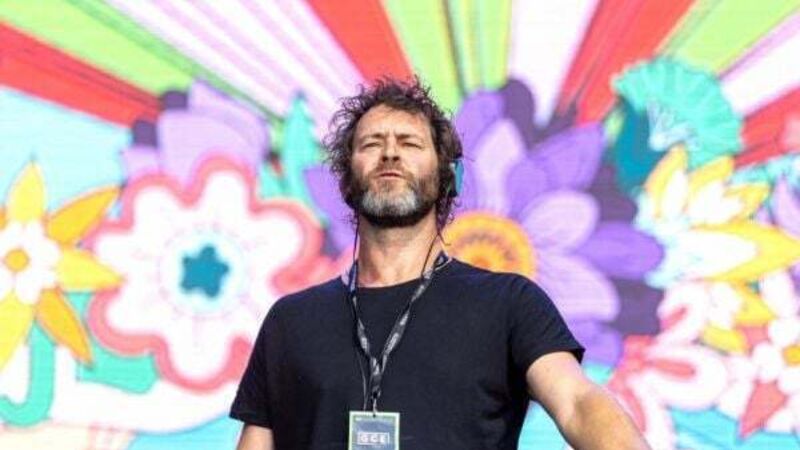 Howard Donald ‘deeply sorry’ after ‘liking derogatory LGBT+ social media posts’ Howard Donald ‘deeply sorry’ after ‘liking derogatory LGBT+ social media posts’