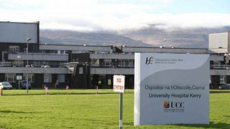 Two lifeguards being monitored in hospital after lightning strikes Kerry beach Two lifeguards being monitored in hospital after lightning strikes Kerry beach