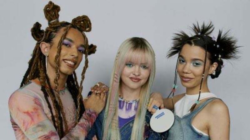 Florence Pugh’s hairstylist on the Y2K styles you should try this summer