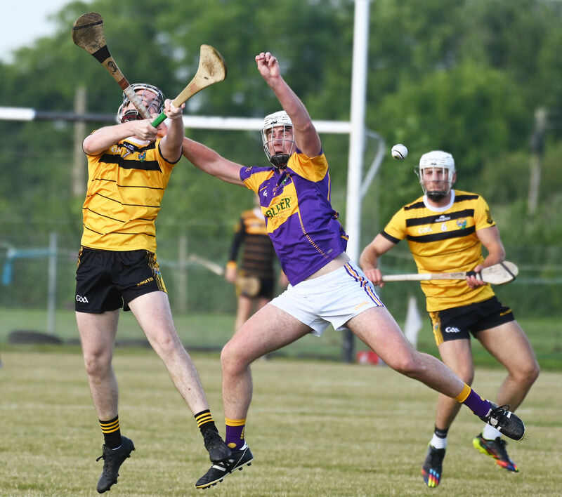Carbery's Darren O'Donovan and Carrigdhoun's Mark Hitchmough tussle for the ball during the Cork divisional / colleges SHC at Ahiohill. Picture; Eddie O'Hare