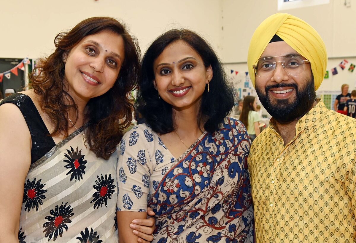 Komal Johar (left), Jommy Thomas (centre) and Jasbir Singh at Intercultural Day at Scoil Niocláis, Frankfield, Cork. Picture Denis Minihane.