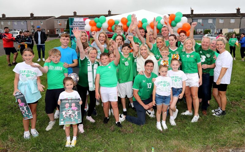  Denise O'Sullivan with her family, mother, brothers, sisters, nieces and nephews at Courtown Drive, Knocknaheeny, Cork. Picture: Jim Coughlan.