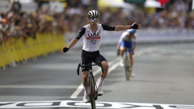 Tour de France: Adam Yates beats twin brother to opening stage win and yellow jersey Tour de France: Adam Yates beats twin brother to opening stage win and yellow jersey