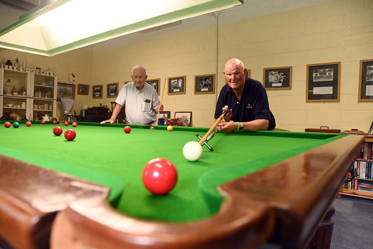 Noel Scanlon (left) and Pat Byrne playing a game of snooker in Carrigaline Men's Shed. Picture Denis Minihane.