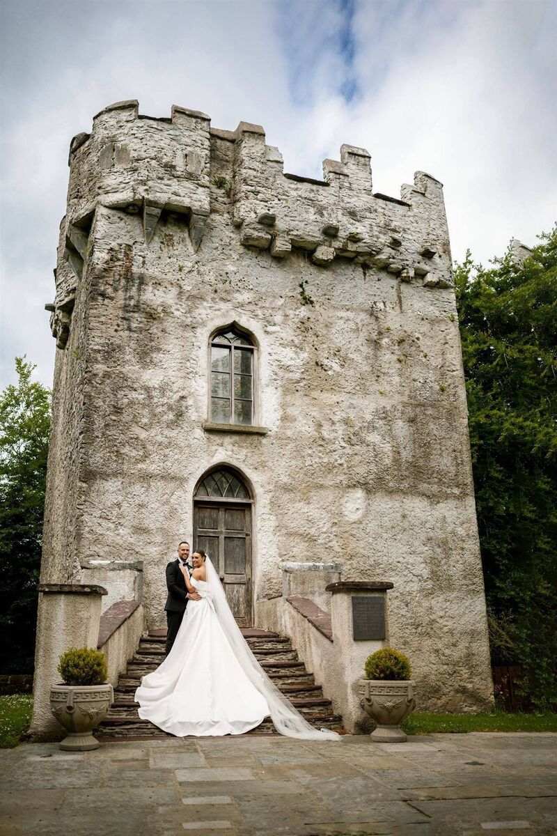 The couple were married at Saint Lactheens Church Donoughmore, and had their reception in the Dunloe House and Gardens. The couple were married at Saint Lactheens Church Donoughmore, and had their reception in the Dunloe House and Gardens.
