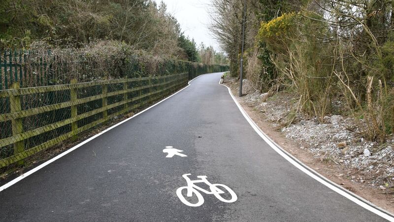 Mooted cycleway linking city to suburbs and beyond applauded as ‘a win-win’ Mooted cycleway linking city to suburbs and beyond applauded as ‘a win-win’