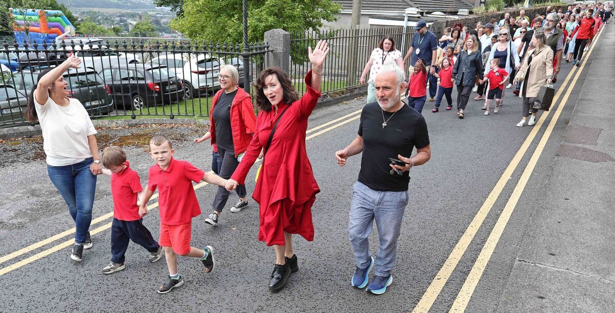 Junior Infants Teacher, Sharon Maguire with Maria Doyle Kennedy and Kieran Kennedy, with Junior Infant boys on the school summer walk. Junior Infants Teacher, Sharon Maguire with Maria Doyle Kennedy and Kieran Kennedy, with Junior Infant boys on the school summer walk.