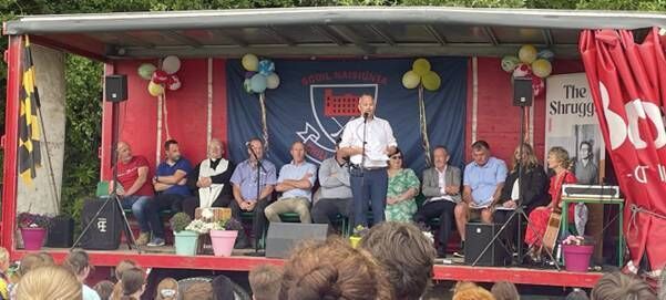 Niall Moynihan, deputy principal of Kilbrittain NS, speaking at the family fun day in Kilbrittain. 
