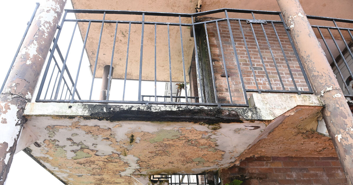 Noonan's Road and St Finbarr's Road flats 'should be knocked and rebuilt', councillor says - Vimarsana News