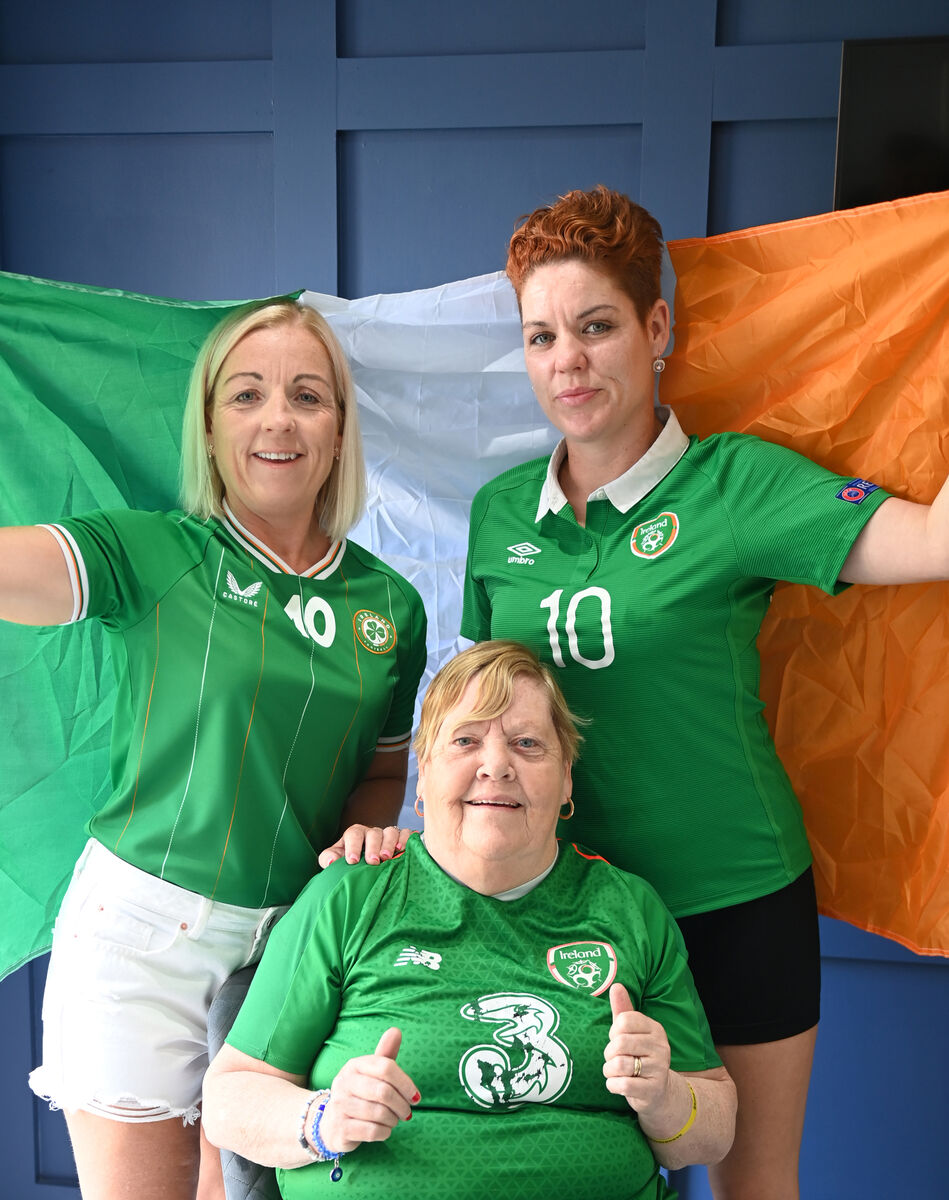 Denise's mum Nuala with daughters Melissa and Sinead. Picture: Larry Cummins