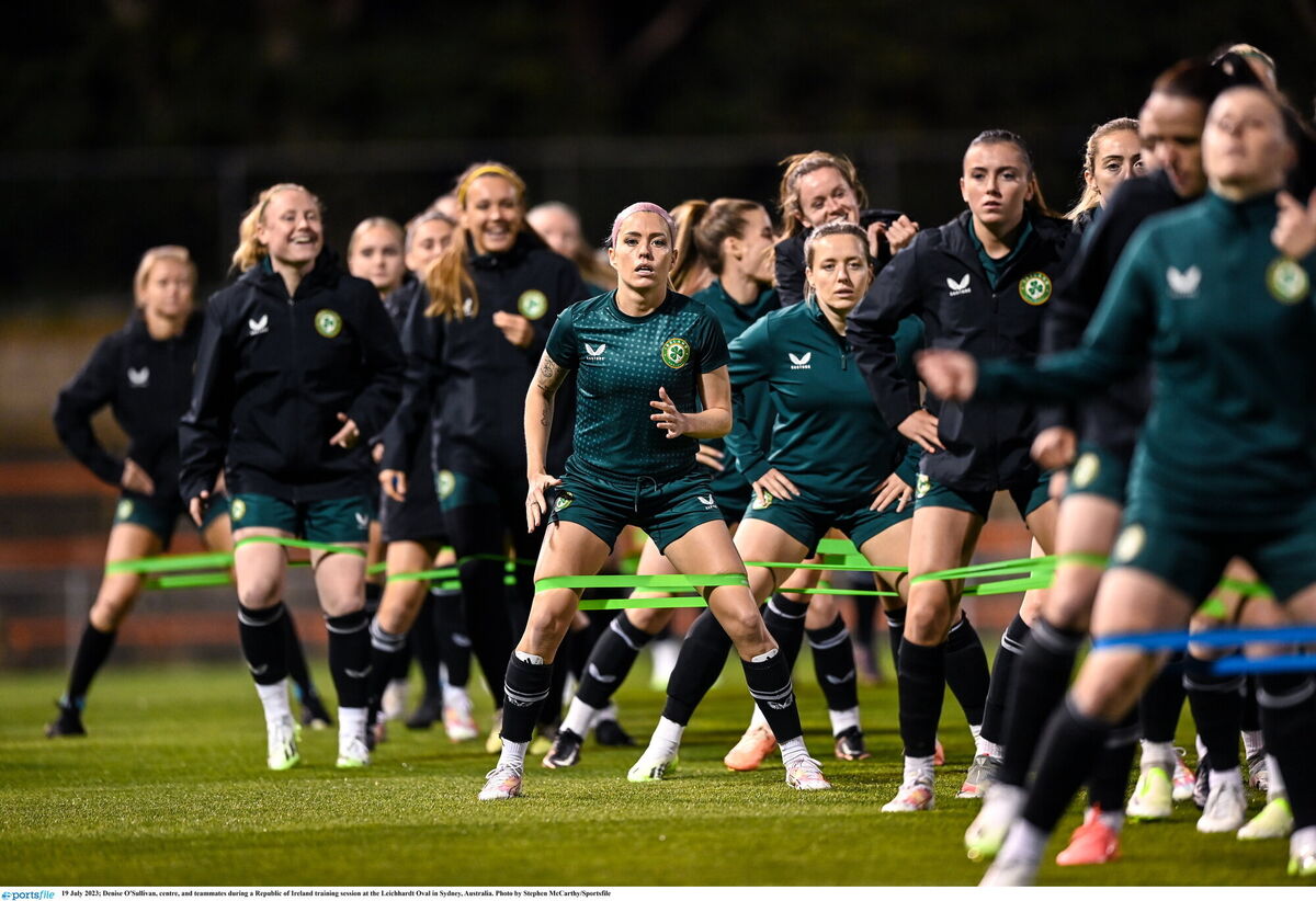 Denise O'Sullivan, centre, and teammates during a Republic of Ireland training session at the Leichhardt Oval in Sydney, Australia. Photo by Stephen McCarthy/Sportsfile