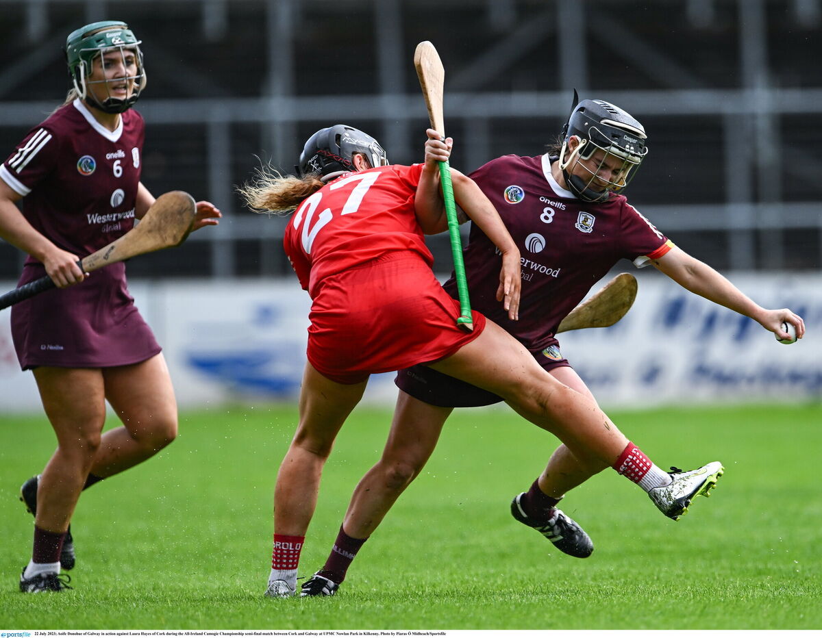 Aoife Donohue of Galway in action against Laura Hayes of Cork. Picture: Piaras Ó Mídheach/Sportsfile Aoife Donohue of Galway in action against Laura Hayes of Cork. Picture: Piaras Ó Mídheach/Sportsfile