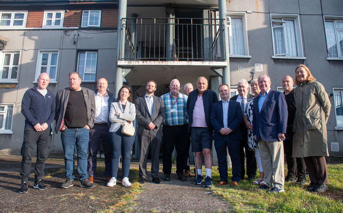 Local Councillors and City officials who visited buildings affected by dampness in Noonan's Road and St Finbarr's Road in Cork.Included are William O'Brien, Chairman Residents Assoc; Cllr Dan Boyle; Cllr Mick Nugent; Cllr Fiona Kerins, Cllr Shane O'Callaghan. Cllr Paudie Dineen, Cllr Mick Finn, Cllr Sean Martin, Brian Geaney, Deputy CE Cork City Council; Tony Duggan, City Architect; Ann Doherty, CE Cork City Council; Cllr Terry Shannon, Cllr Thomas Maloney and Cllr Colette Finn, Deputy Lord Mayor. Picture: Howard Crowdy