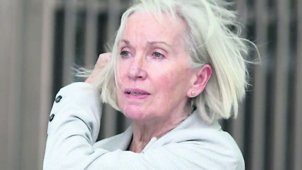 No evidence that murder victim was killed by strangulation, former State pathologist told trial