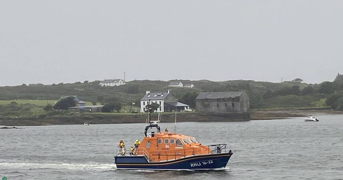 Cork RNLI crew provides medical evacuation after island visitor requires assistance - Vimarsana News