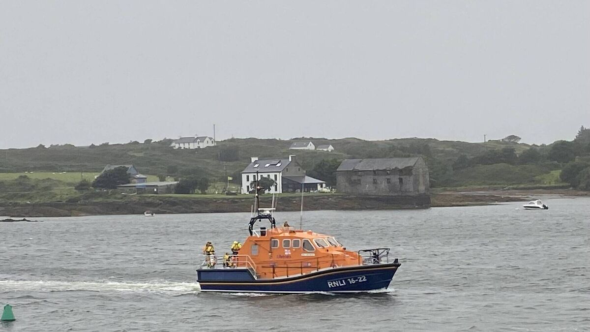Cork RNLI crew provides medical evacuation after island visitor requires assistance
