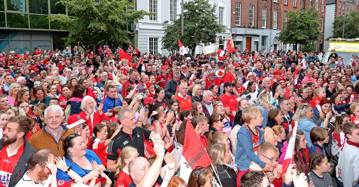 The crowds in Cork city for the homecoming. The crowds in Cork city for the homecoming.