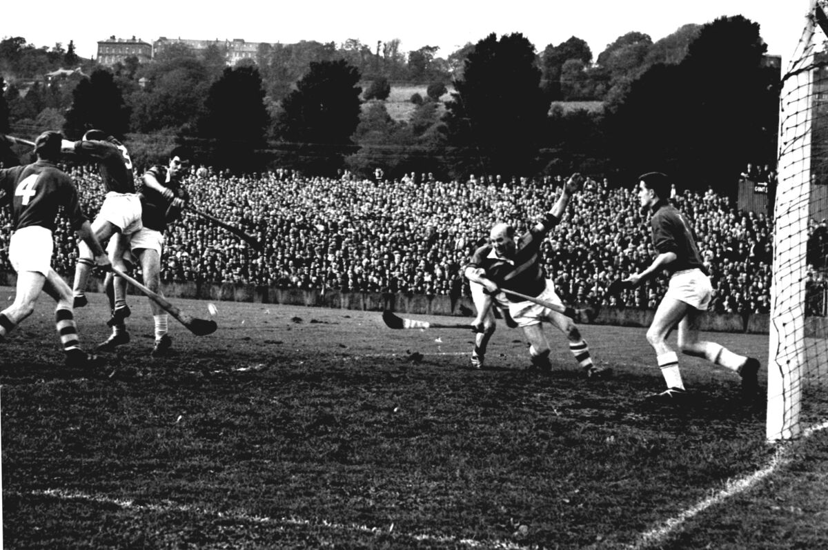 GLEN ROVERS V ST. FINBARRS CORK SENIOR HURLING COUNTY FINAL AT THE ATHLETIC GROUNDS