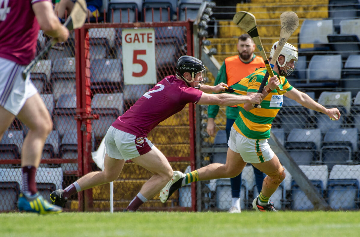 Robbie Cotter, Blackrock has his jersey held by Seán Foley, Bishopstown in their Co-op SuperStores Cork Premier SHC match at Páirc Uí Rinn. Picture: Dan Linehan Robbie Cotter, Blackrock has his jersey held by Seán Foley, Bishopstown in their Co-op SuperStores Cork Premier SHC match at Páirc Uí Rinn. Picture: Dan Linehan