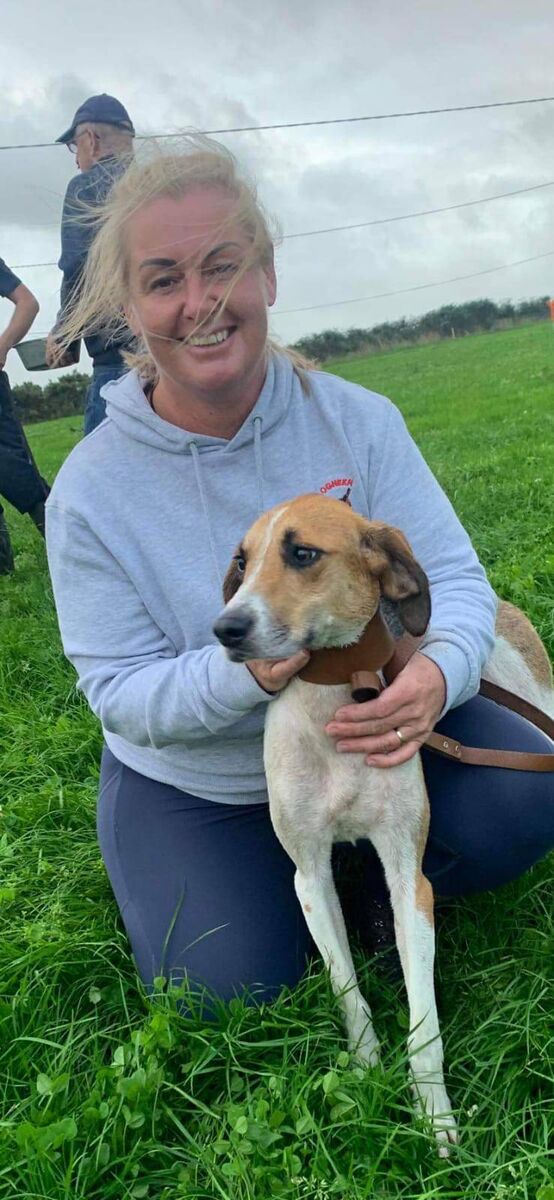 Cork Draghunting: Lorraine Freyne with Honeysuckle of Clogheen winner of the Sonny Cummins Puppy Draghunt at Castletownkenneigh. 