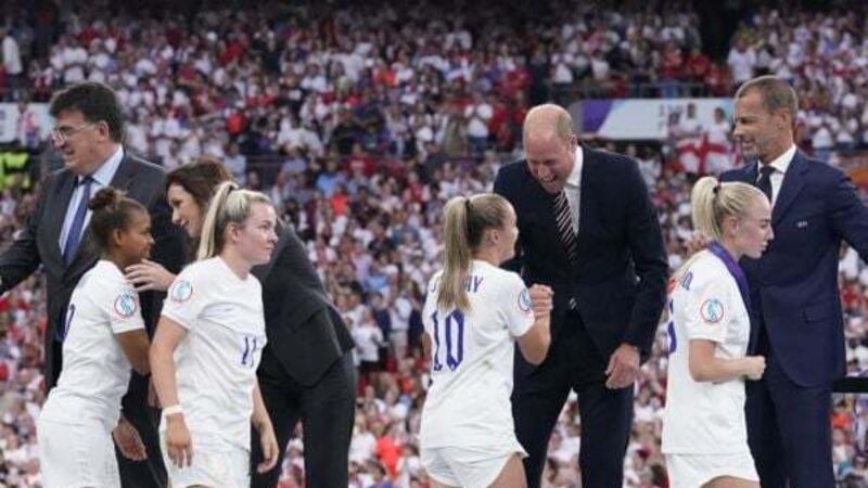 Prince William apologises to England team for not attending World Cup final Prince William apologises to England team for not attending World Cup final
