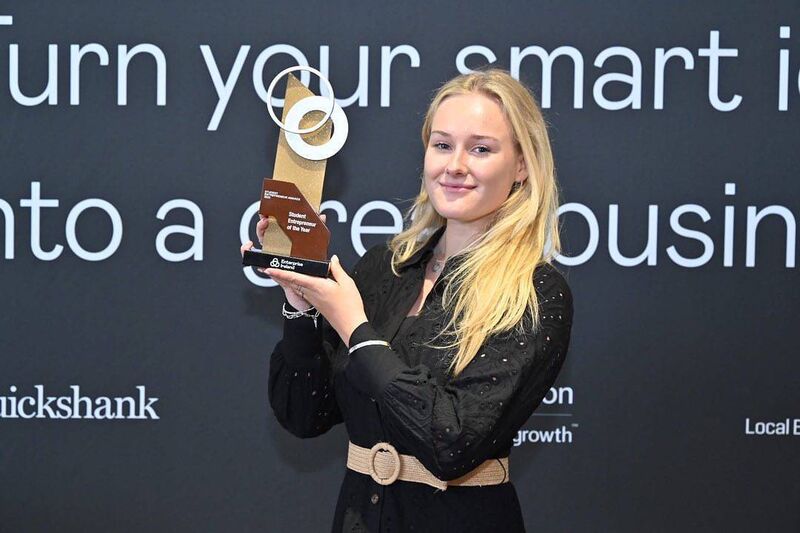  Emma Coffey of FinalBend with her Enterprise Ireland Student Entrepreneur of the Year Award.