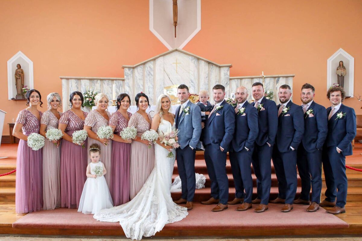 The bridal party was made up of sisters, sister-in-law and three close friends, Marian, Linda, Jenn, Laura, Emma and Jess. The bridal party was made up of sisters, sister-in-law and three close friends, Marian, Linda, Jenn, Laura, Emma and Jess.
