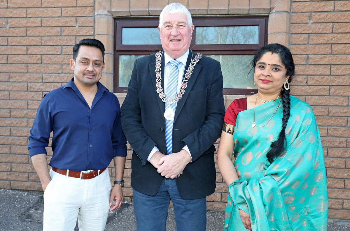  Cllr Derry Canty, Deputising for the Lord Mayor with members of the World Malayalee Council Cork committee Joseph Joseph, Vice President and Lekha Menon, President at Cork Easter-Vishu, Celebration.