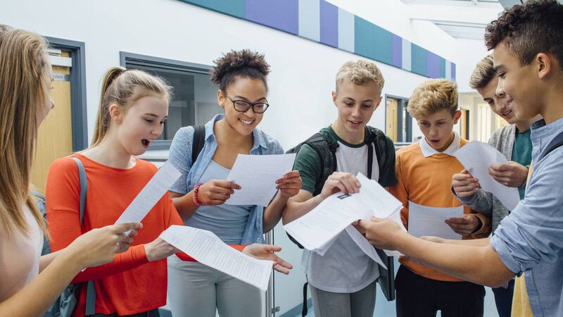 How parents can help their child to make friends in secondary school How parents can help their child to make friends in secondary school