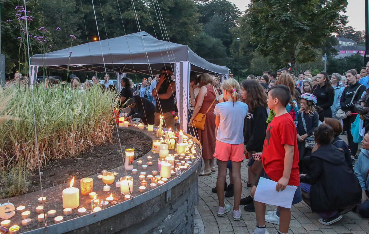 Members of the Crosshaven local community turned out for a candlelight vigil in memory of Emili Roman who lost her life in a tragic accident at Fountainstown Beach, Co. Cork. - Picture: David Creedon