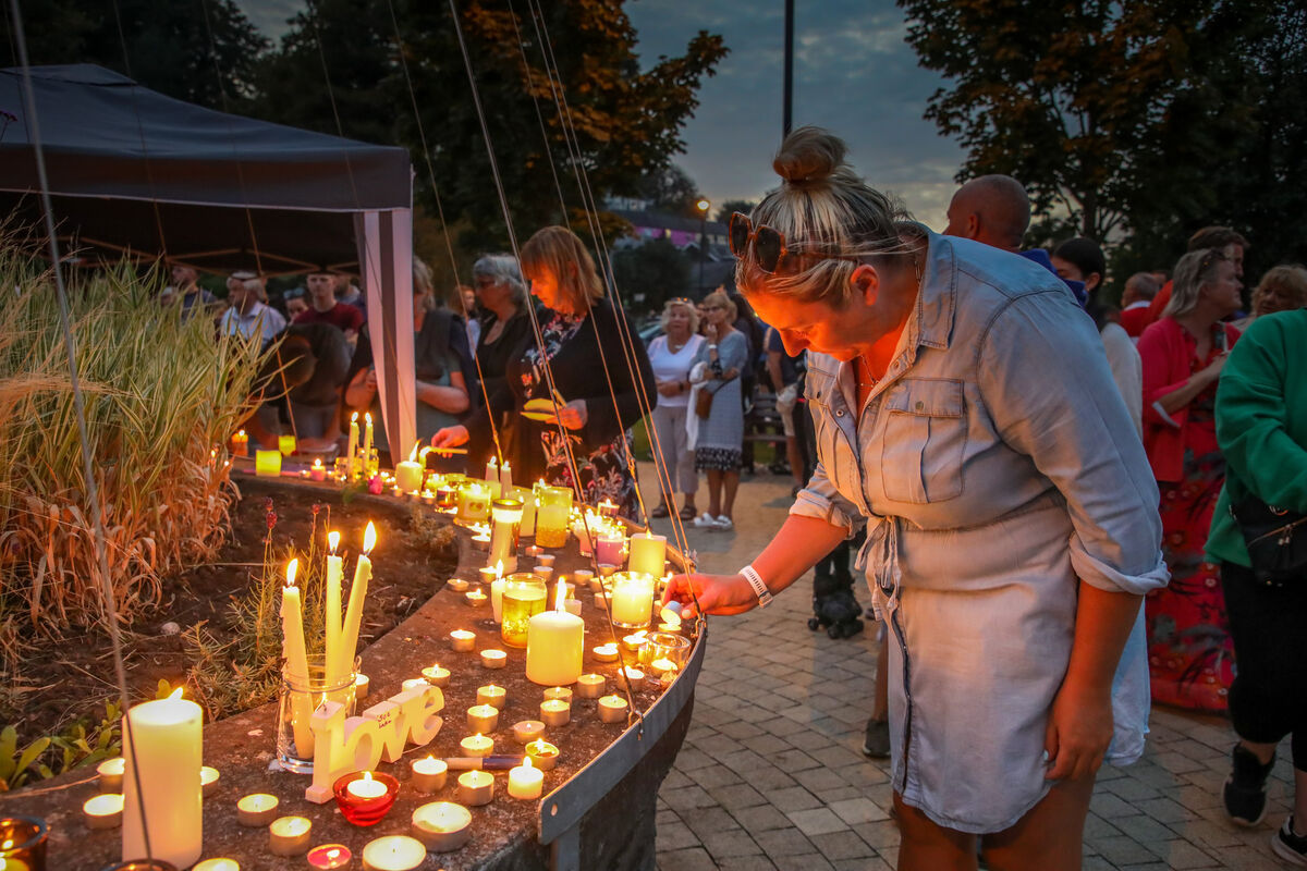 Members of the Crosshaven local community turned out for a candlelight vigil in memory of Emili Roman who lost her life in a tragic accident at Fountainstown Beach, Co. Cork. - Picture: David Creedon