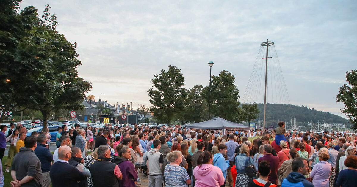 Hundreds attend emotional vigil for little Emili - Vimarsana News