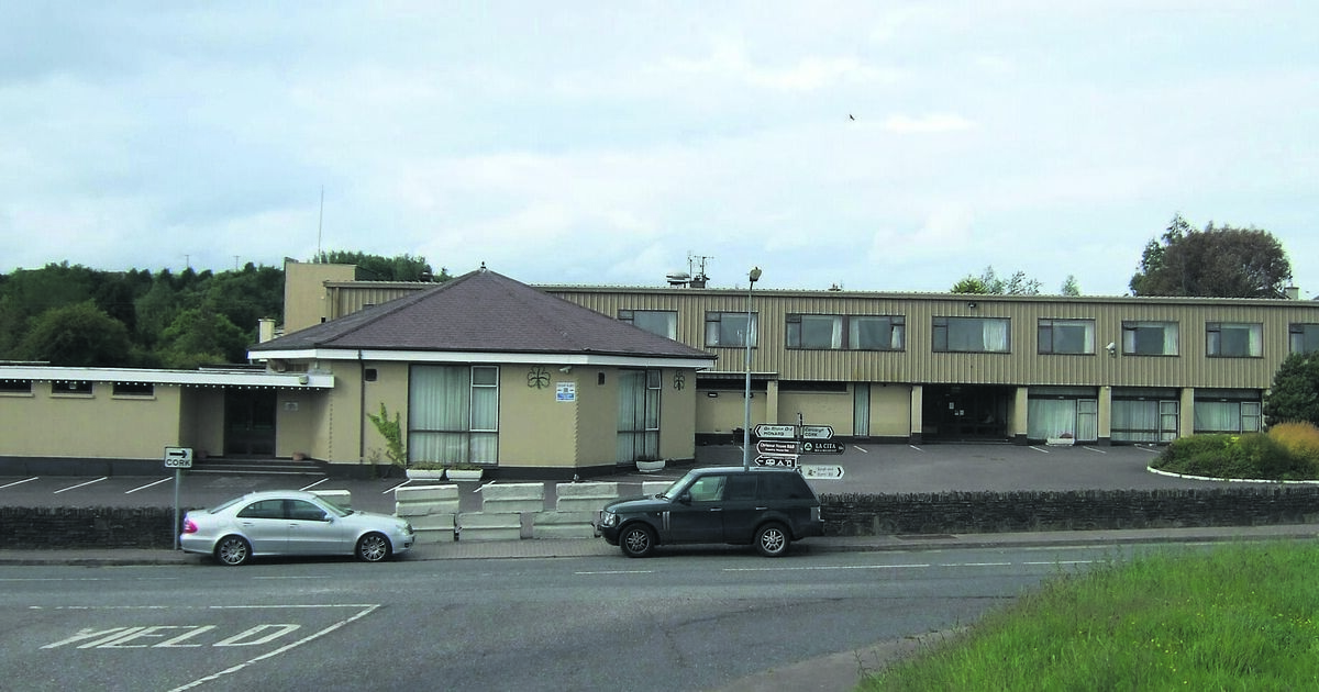 Nostalgia: Sun finally sets on much-loved former Cork hotel - Vimarsana News