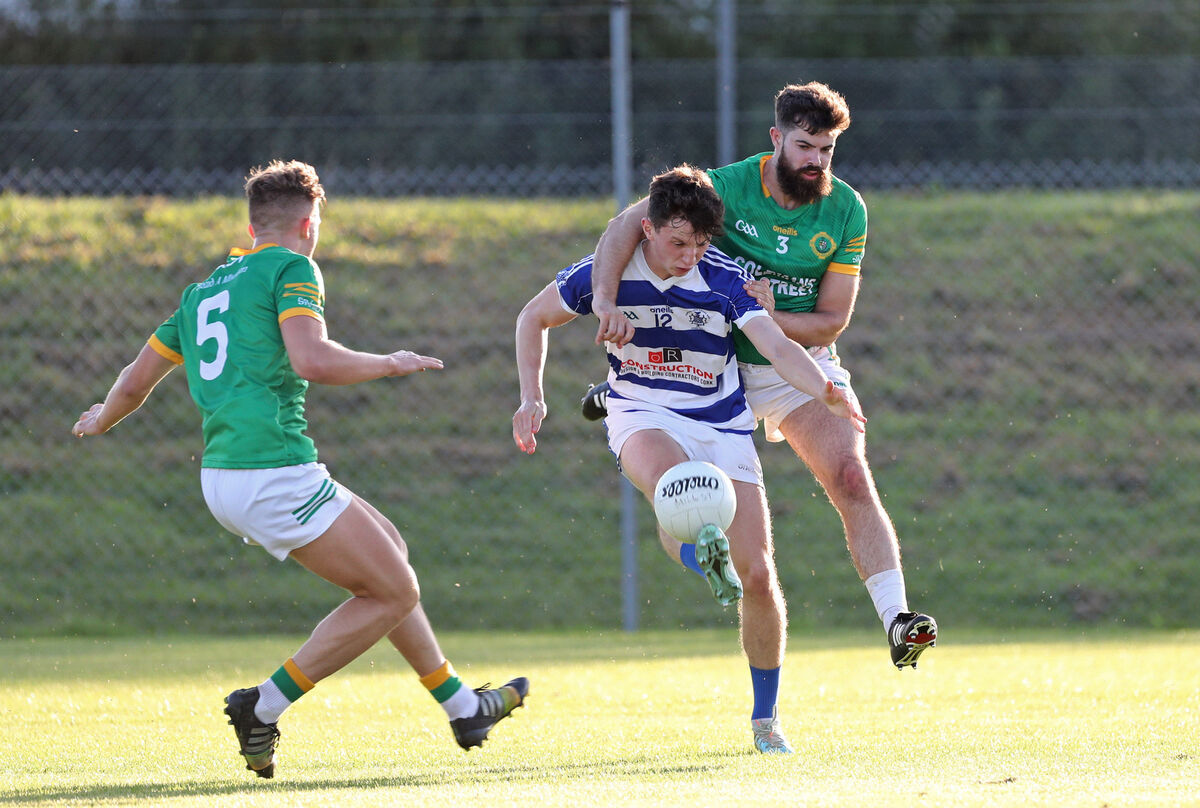 Darragh Cashman and Brian Murphy of Millstreet up against David Looney of Kinsale. Picture: Jim Coughlan. Darragh Cashman and Brian Murphy of Millstreet up against David Looney of Kinsale. Picture: Jim Coughlan.