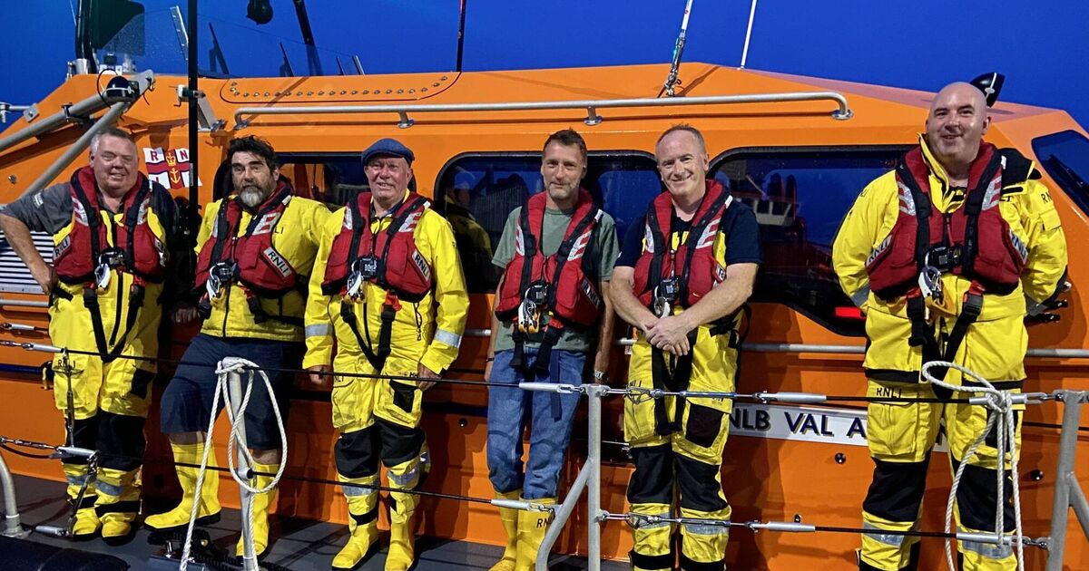 Courtmacsherry RNLI respond to swimmer in difficulty off West Cork coast - Vimarsana News