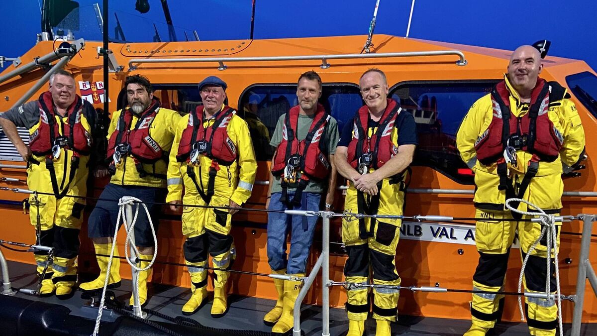 Courtmacsherry RNLI respond to swimmer in difficulty off West Cork coast