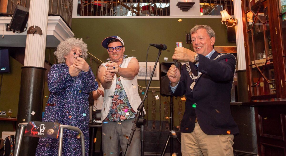 Cormac Mohally and Noelle O'Regan performing for then Lord Mayor Cllr Tony Fitzgerald. Picture. John Allen Cormac Mohally and Noelle O'Regan performing for then Lord Mayor Cllr Tony Fitzgerald. Picture. John Allen