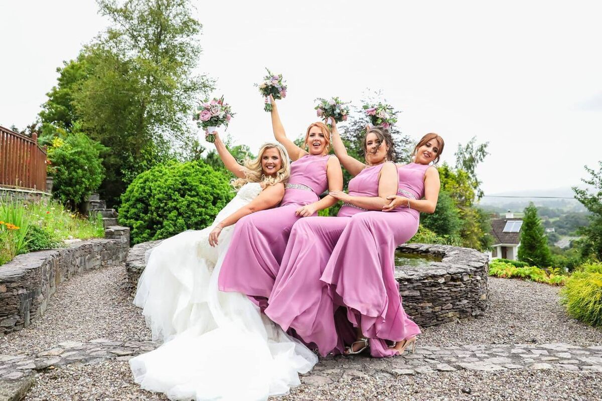 Eilís O’Mahony was Maid of Honour, while Bríd O’Mahony and Ellen Dorney were bridesmaids. Kenneth McArdle was Best Man, while Adrian O’Regan and Jason O’Sullivan were groomsmen.