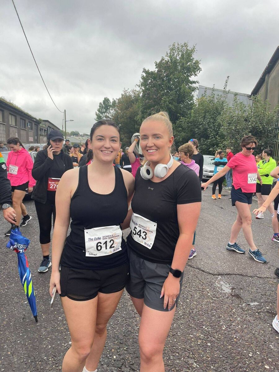 Sarah Ryan and Sarah O'Dwyer at the start line of The Echo Women's Mini Marathon.