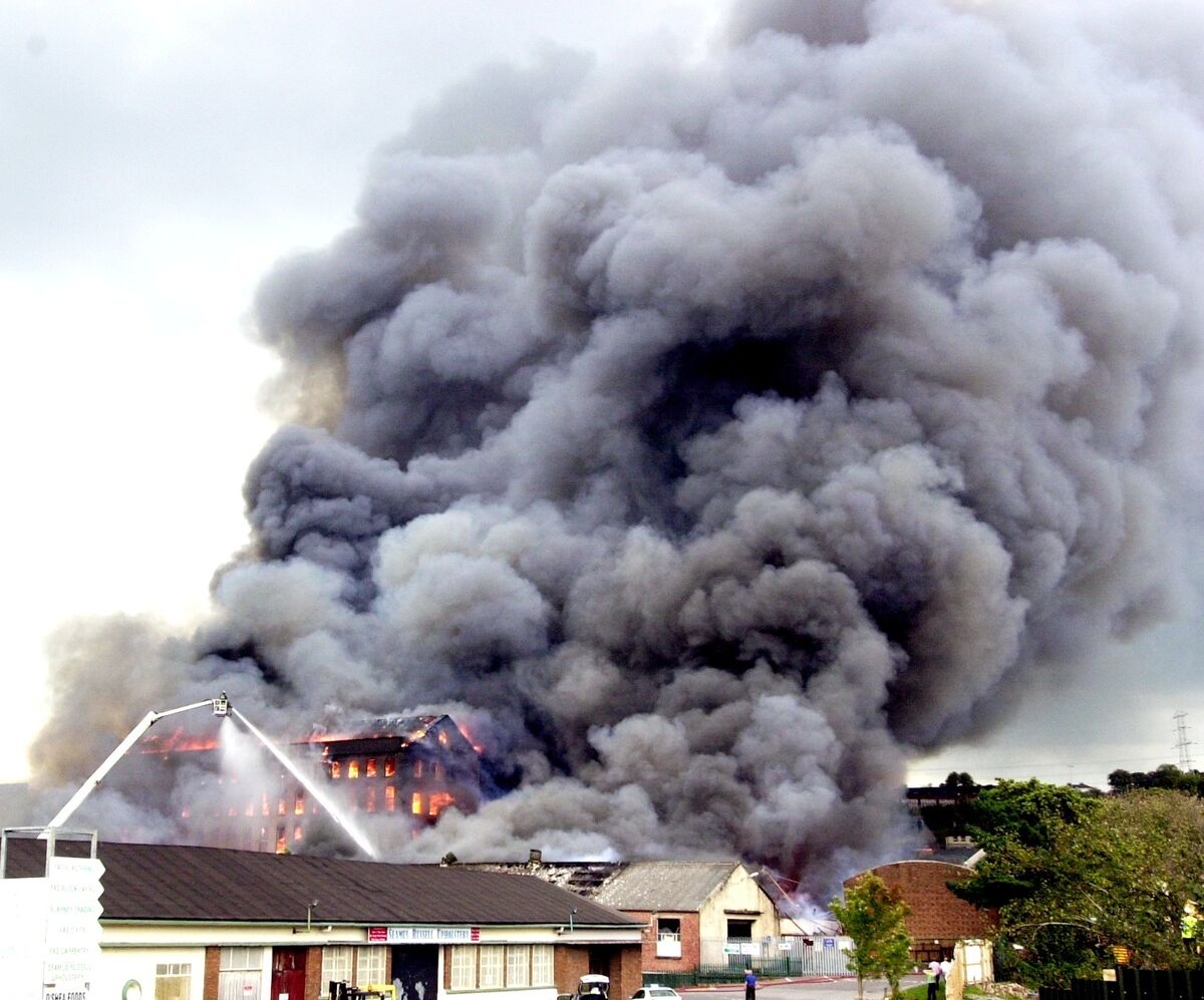 The huge fire at the Sunbeam Complex in Cork. Picture: Denis Minihane.