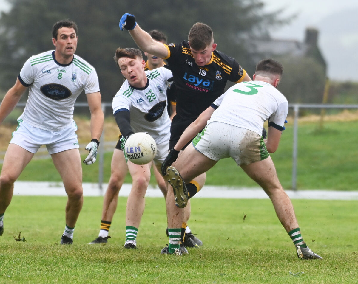 Fermoy's James O'Brien shoots between Ilen Rover's Sean Minihane and Dermot Hegarty. Picture: Eddie O'Hare Fermoy's James O'Brien shoots between Ilen Rover's Sean Minihane and Dermot Hegarty. Picture: Eddie O'Hare