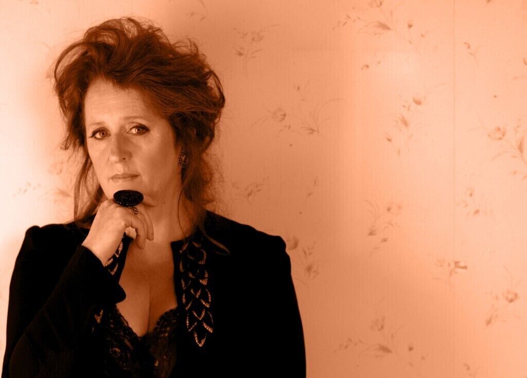 Mary Coughlan joins Mary Black and Frances Black for the Woman’s Heart show. Mary Coughlan joins Mary Black and Frances Black for the Woman’s Heart show.