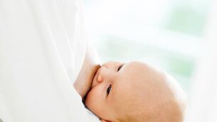 <p>63% of mothers in Ireland start breastfeeding after they give birth, but many stop within the first week. Picture: iStock</p>