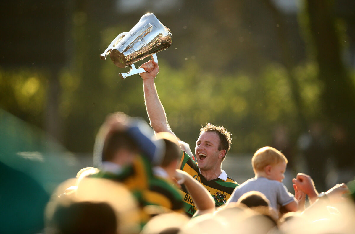 Glen Rovers captain Graham Callanan lifts the cup Mandatory Credit ©INPHO/Cathal Noonan