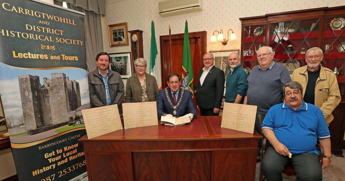 East Cork poet's manuscript presented to Cork City and County Archive - Vimarsana News
