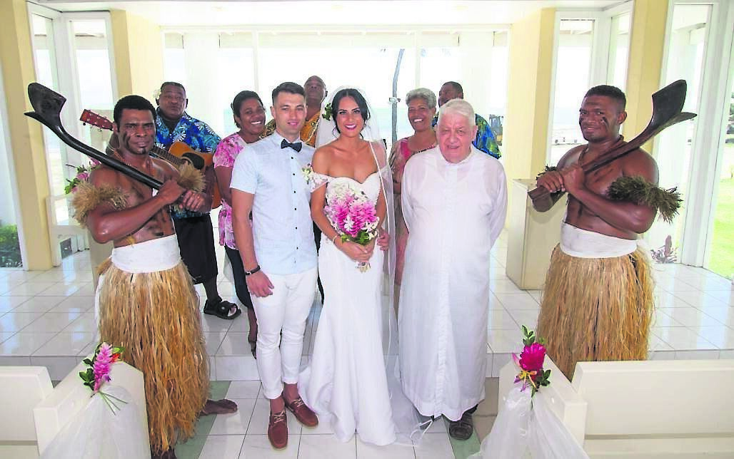 Étaoin Ní Ailpín and Neil Waters celebrate their wedding day in Fiji.