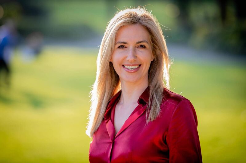 Laura Dowling, otherwise known as the Fabulous Pharmacist. Laura Dowling, otherwise known as the Fabulous Pharmacist.