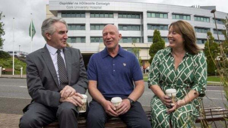 English tourist returns to Irish hospital to thank doctor who saved his life